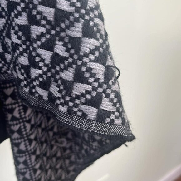 Wool Blend 24"X34" Shawl Wrap Witchy Whimsy Goth Lagenlook Fall Winter Outdoors - Picture 9 of 12